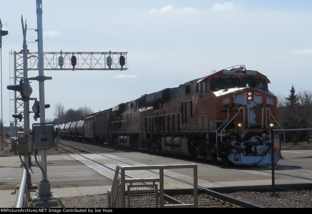 BNSF 6833 West